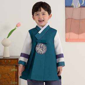 Yega Hanbok 男童繡花造型韓服套裝