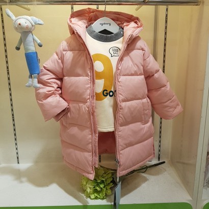 아가방 겨울 베이비페어! 겨울은 푹 덮는거야! 후끈 오리털 롱패딩! 남다르게 핑크핑크 러블리 패딩입어보아욤 핑크인데 라인은 심플하게 롱 패딩!