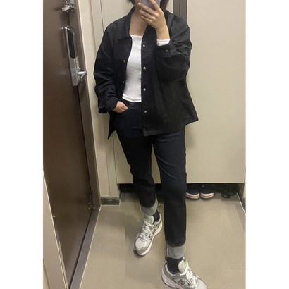 티푸티푸 유광 스트링 코팅 크롭 자켓 남여공용 블랙
