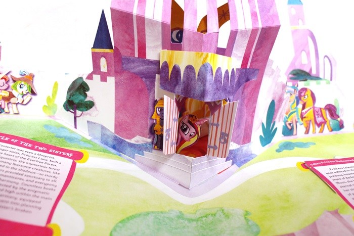 My Little Pony : The Castles of Equestria : An Enchanted Pop-Up Book, LB Kids