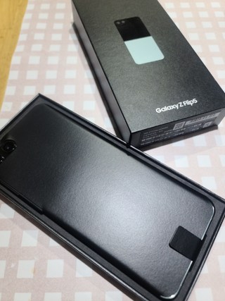 삼성전자 갤럭시 Z 플립5 5G 자급제, 크림, 256GB 이미지