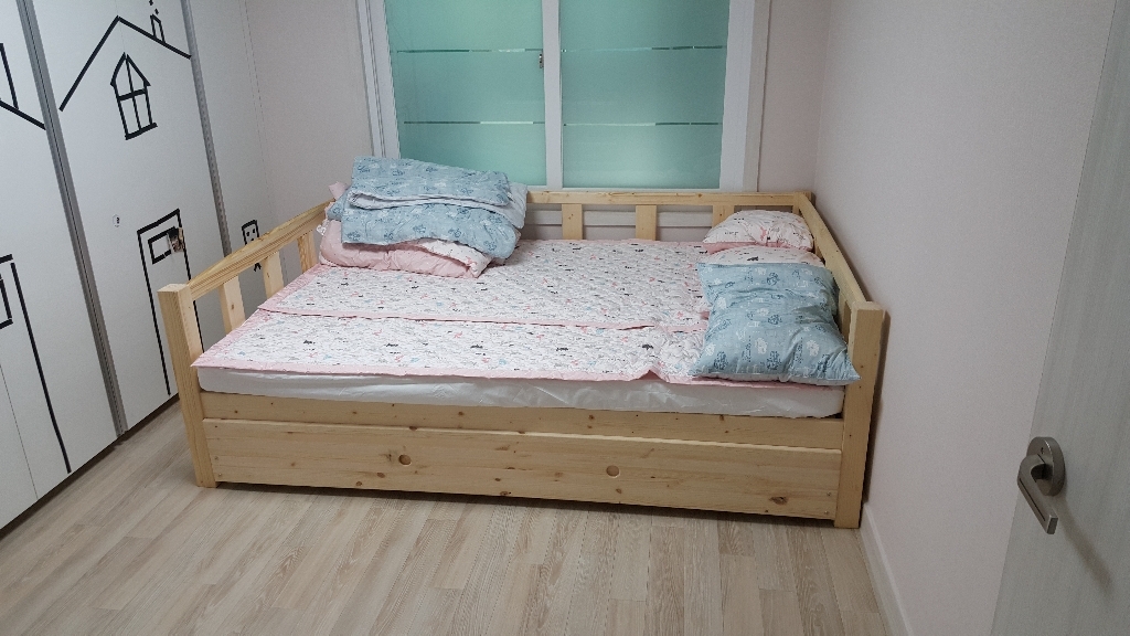 크렌시아 세이퍼 핀란드원목 이단 슬라이딩 퀸슈퍼싱글 패밀리 침대