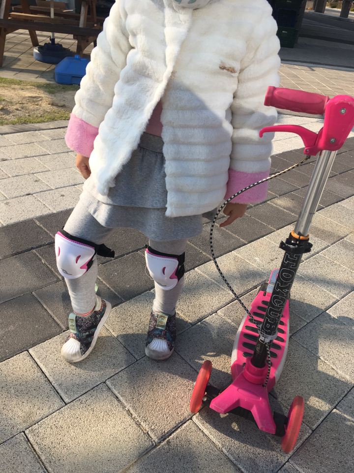 발로타 유아동 무릎 보대