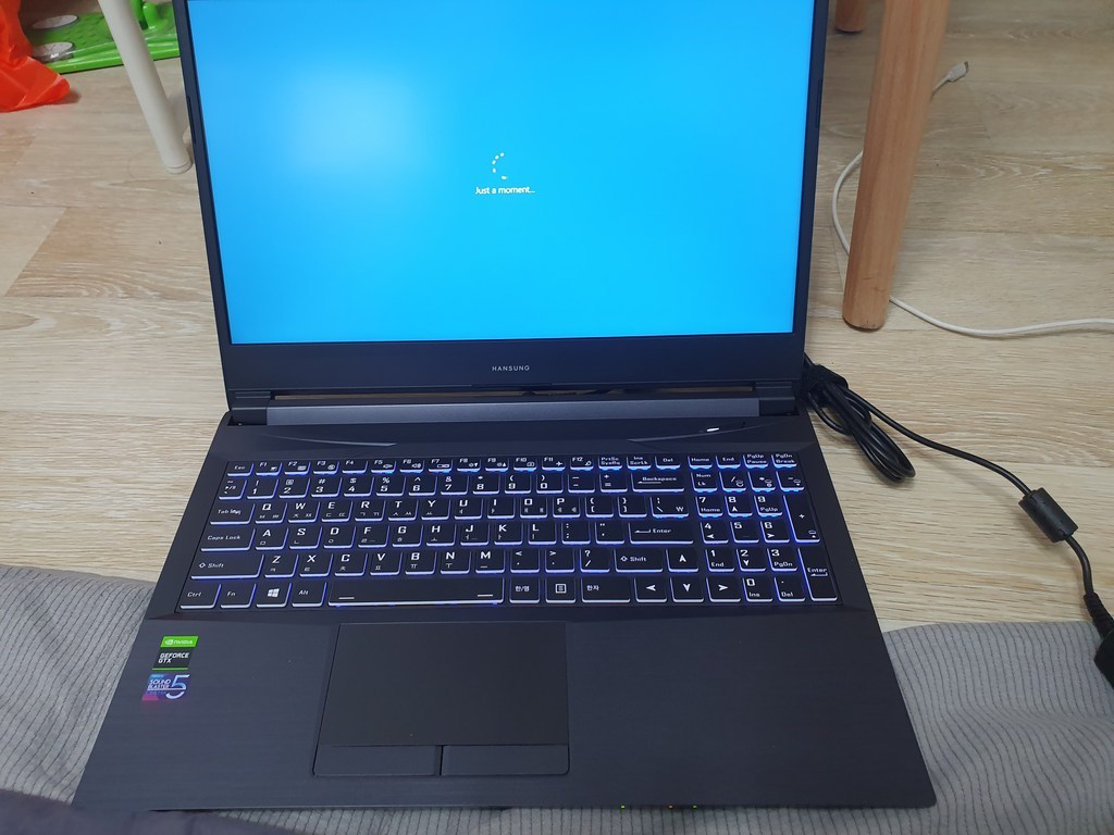 한성컴퓨터 노트북 Bossonster X5957W 120Hz