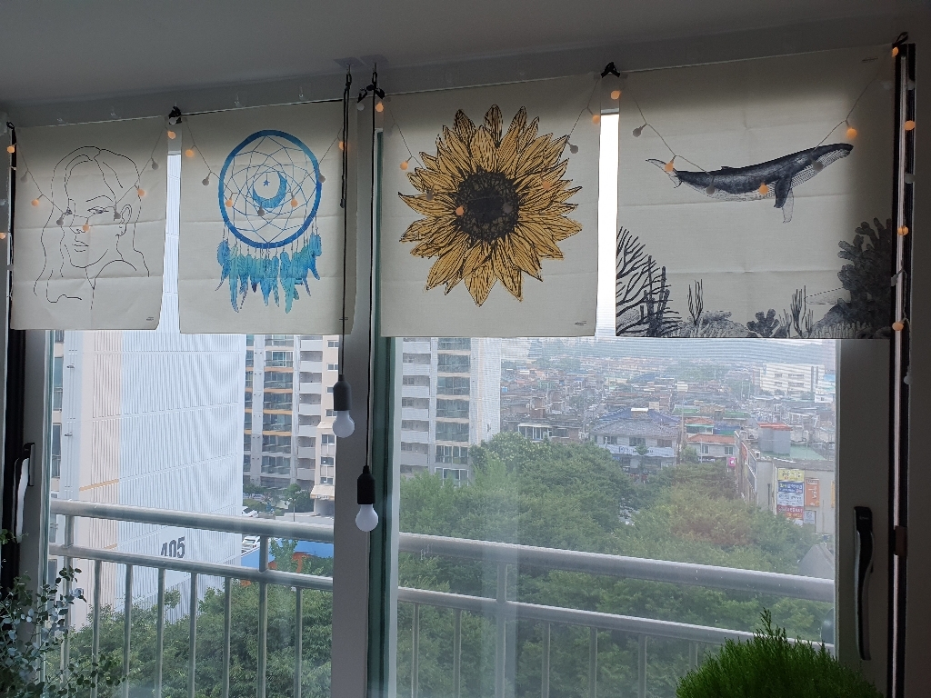 어번던스 일러스트 행잉 가리개커튼 VO 1