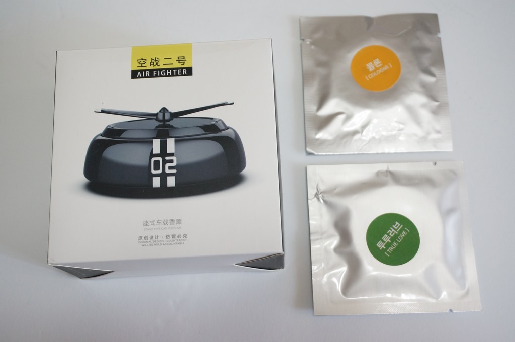 브론코 에어파이터 블랙 태양광 차량용 방향제 본품  리필 3종