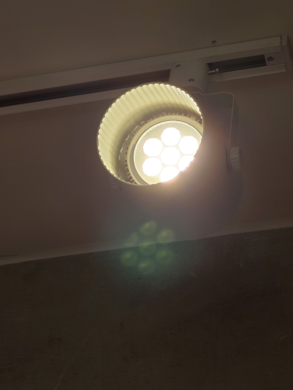 포커스 LED PAR30 15W 리뷰후기