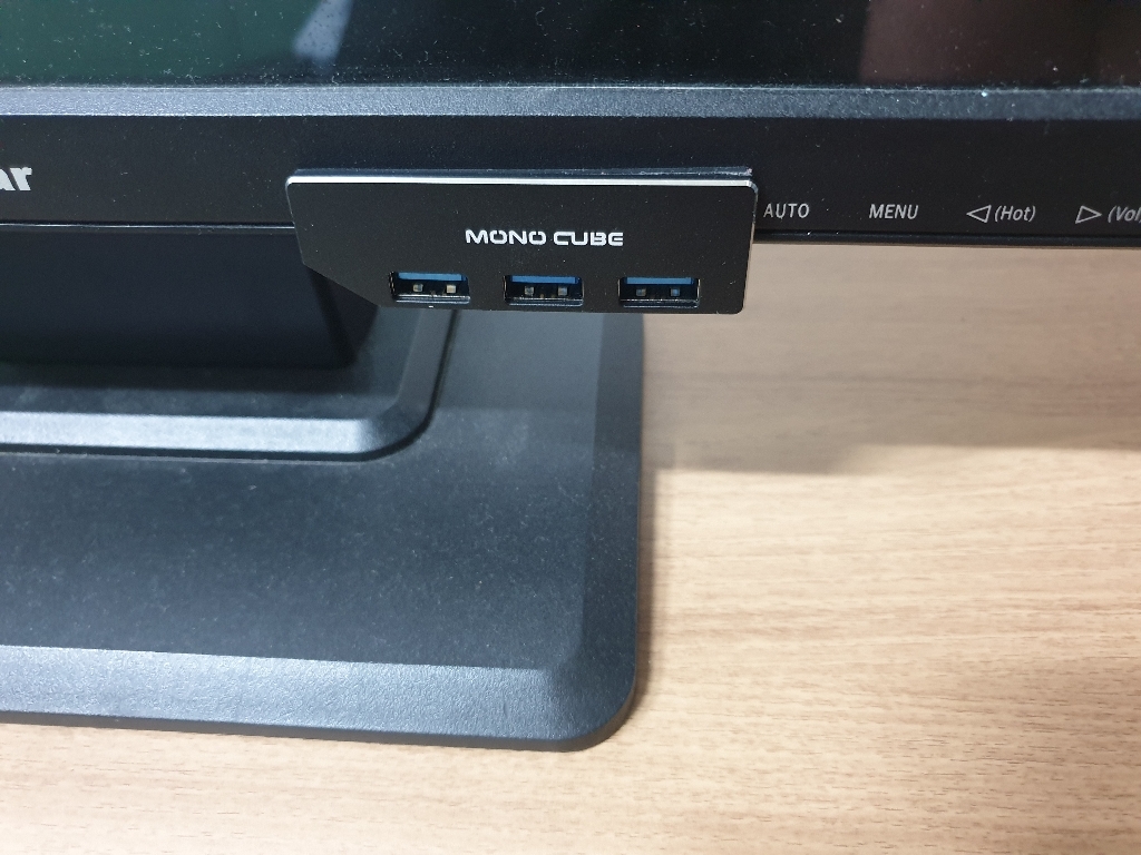 모노큐브 모니터 USB 30 허브 TS-HUB30