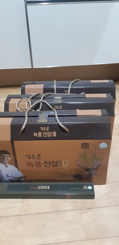 23년형 김오곤 녹용산삼 배양근골드 녹용홍삼보 6년근 홍삼추출액 홍삼엑기스 녹용엑기스 녹용홍삼보 차가버섯엑기스 리뷰후기