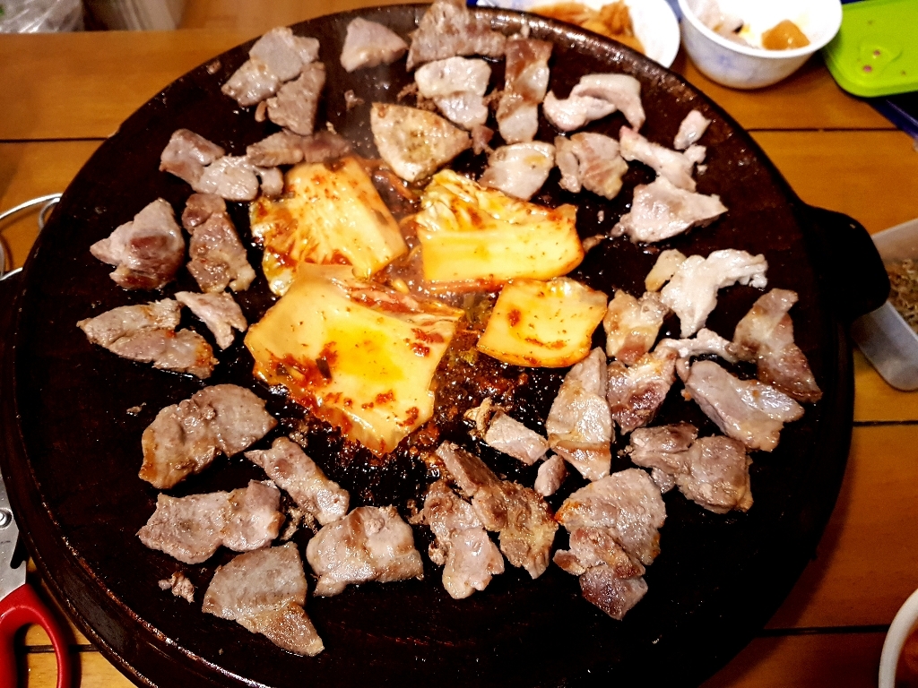 창조명품주물 무쇠 양면 솥뚜껑불판 지름 28인용 구이판 솥뚜껑 가마솥뚜껑 캠핑 가정용