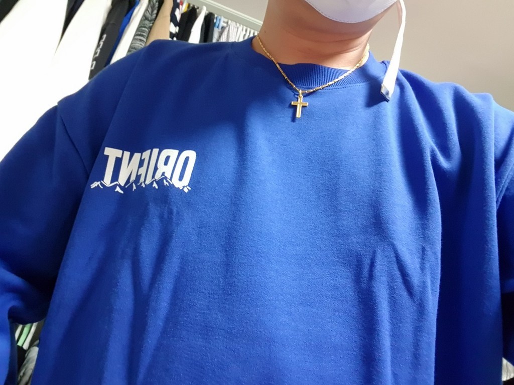 티데일리 헬로우 오리엔트 맨투맨