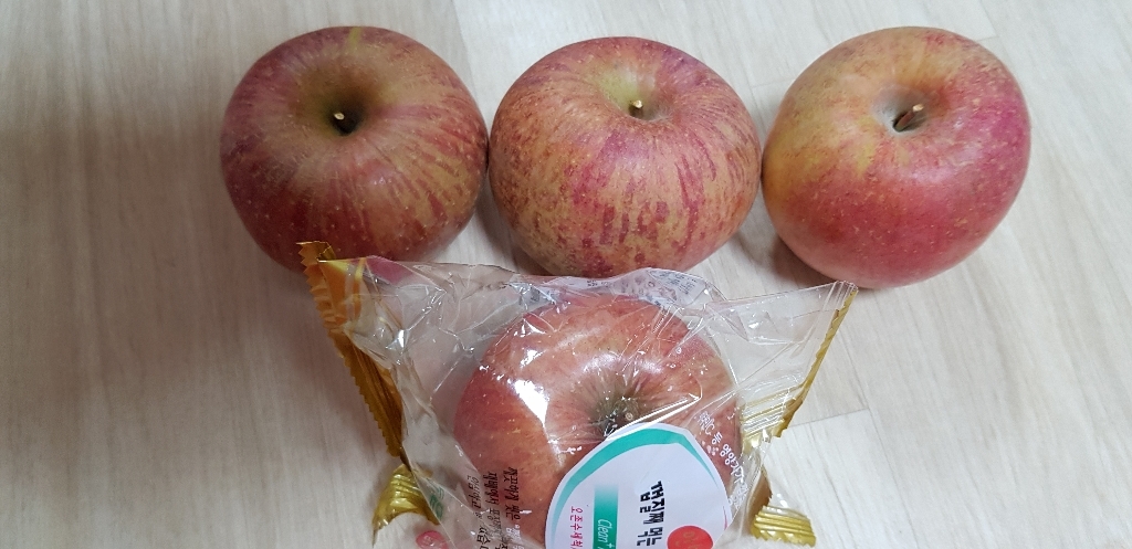 맛보장!! 과즙팡팡보장!! 산지직송 고당도 청송 꿀 사과 //