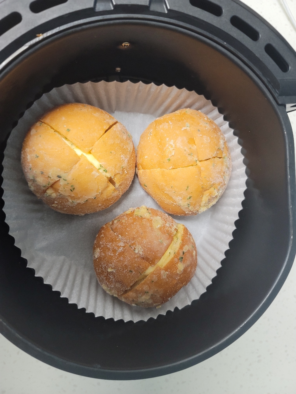 갈릭크림 마늘빵 바게트볼 육쪽 사쪽 에어프라이어빵 카페 베이커리 디저트 브런치