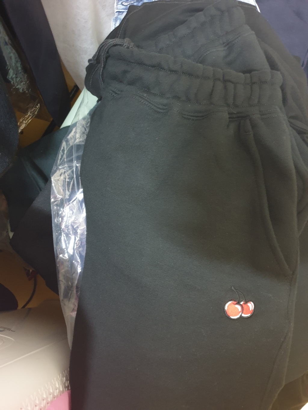 키르시 여성용 CHERRY SHORT SWEATSHIRT ANTS KS