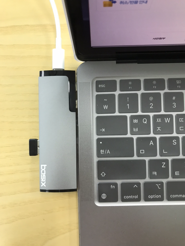 BASIX 맥북 프로 에어 USB C타입 멀티 허브 C TO HDMI 젠더 P5 hub 변환 5in1 리뷰후기