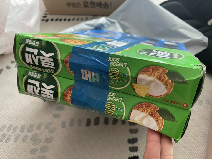 롯데제과 샌드 파인애플 화이트 크림 깜뜨