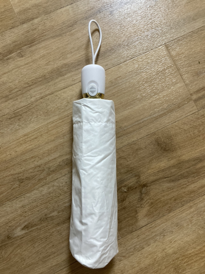준성 초경량 UV 차단 양산 접이식 암막 우양산 여자 튼튼한 3단 자동 우산