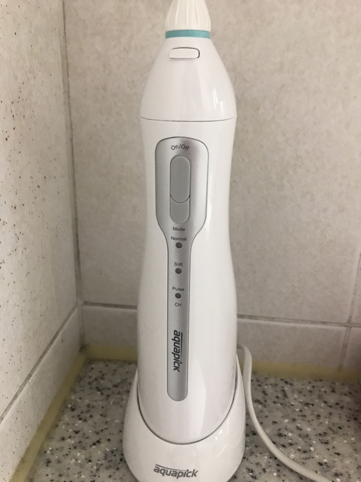 아쿠아픽 휴대용 구강세정기 AQ-220