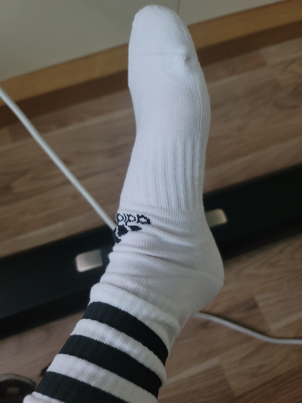 아디다스 삼선 크루 양말