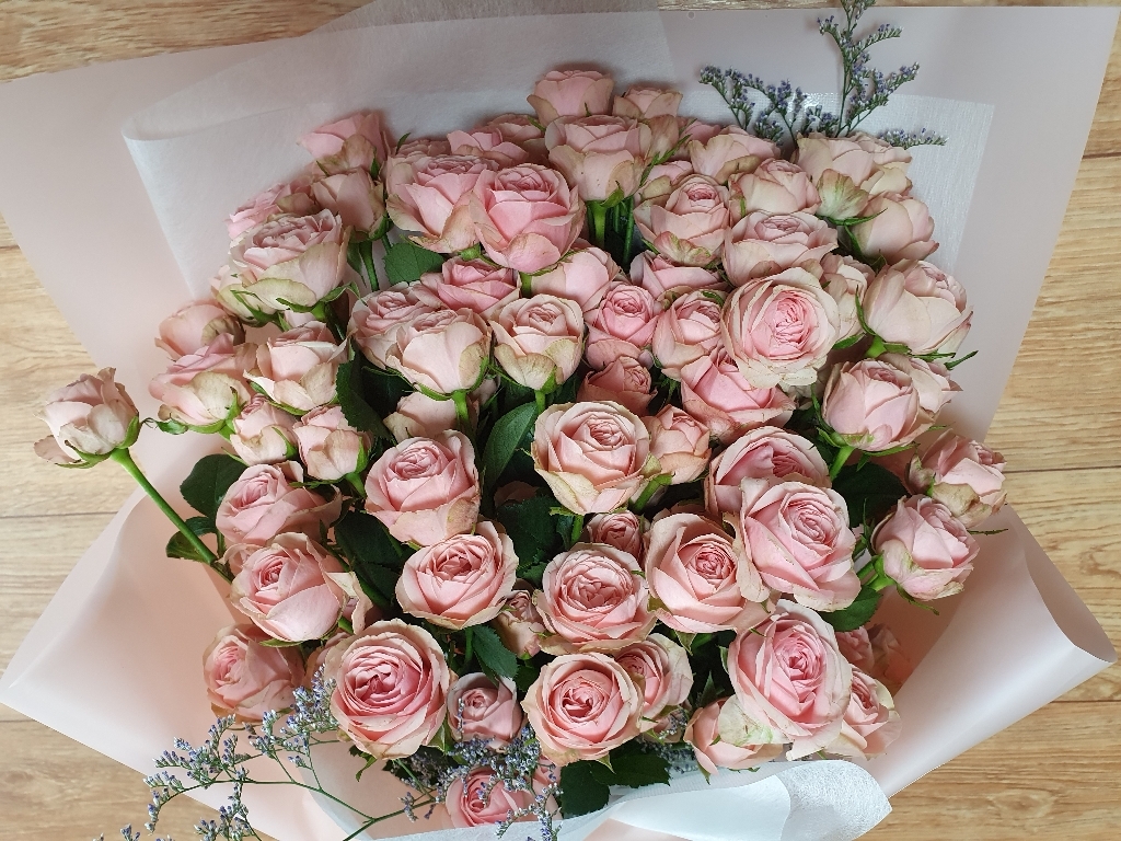 블뤼엔 생화 자나장미 꽃다발 100송이 L 리뷰후기