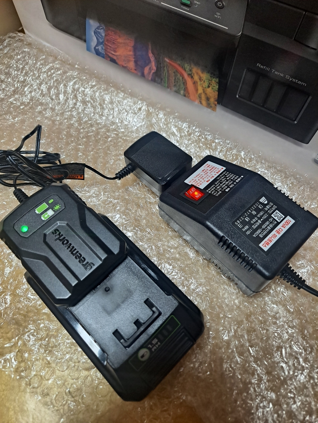 변압기 100W 다운트랜스 220V-110V 강압기 여행용 해외 100 120V 제품을 국내 220V 지역에서 사용 가정용트랜스 D-100D