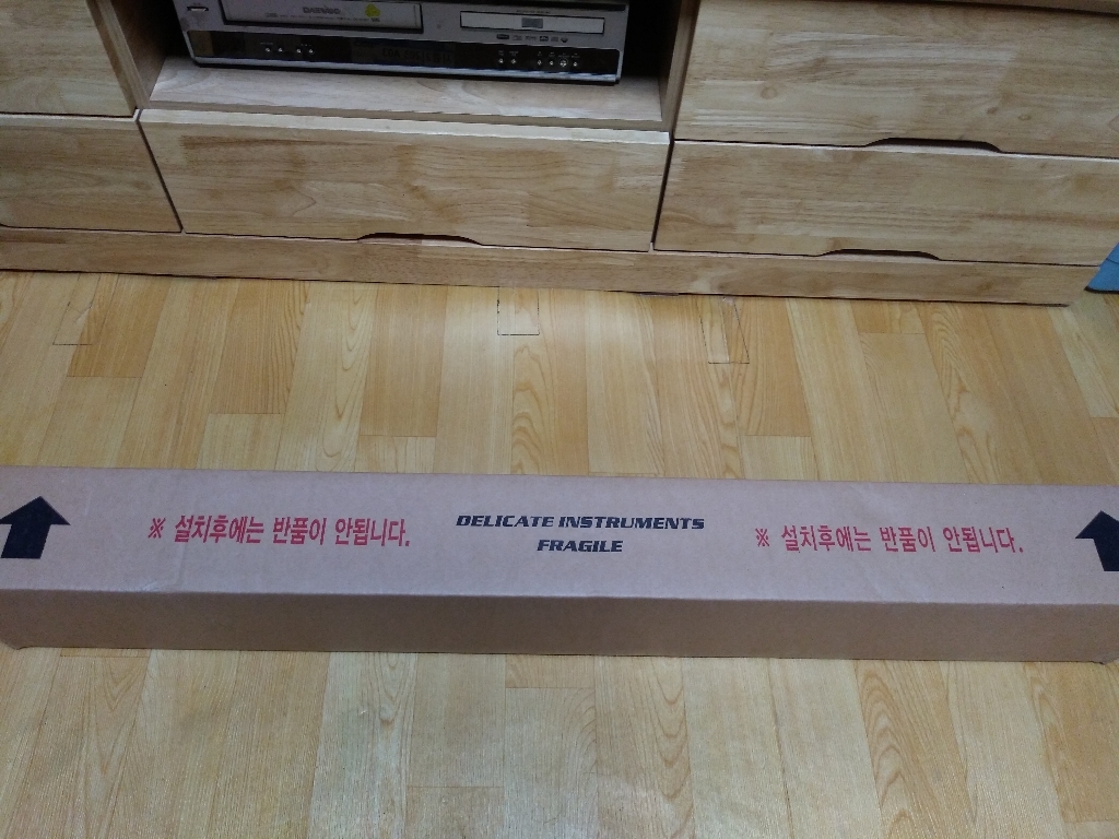 윤씨네 크로스텐션스크린 화이트 60인치 4:3 가방
