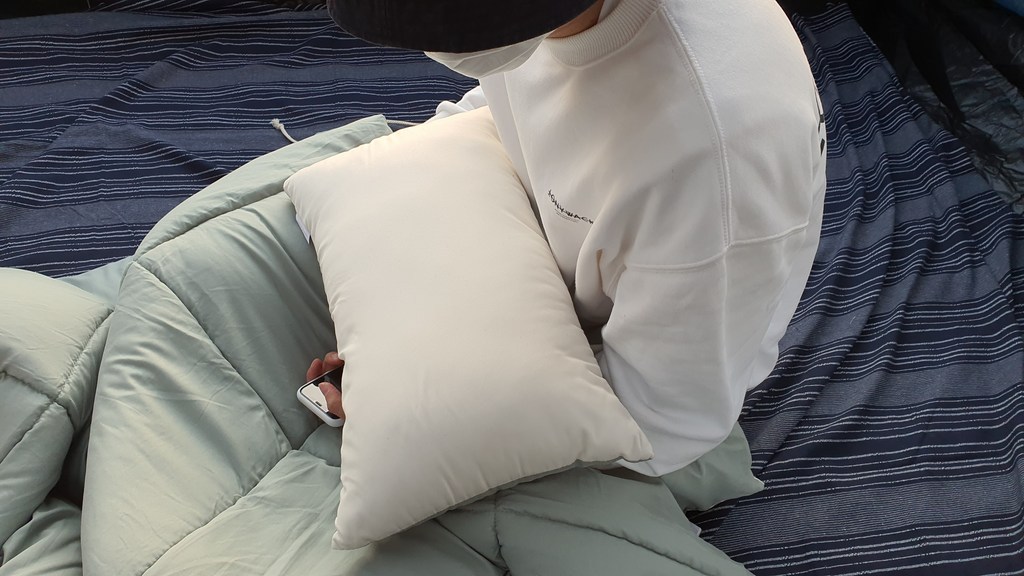 BECA 감성 캠핑 차박 베개 경량 휴대용 캠핑용 숙면 필로우