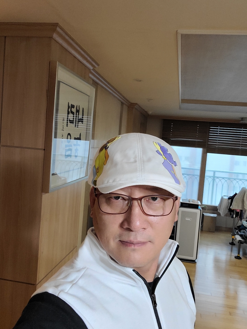 헌팅캡 화이트 뜨레 루이앤레이 남자 여자 골프 모자 스포츠 레저 등산 일상 데일리 패션 헌팅 모자