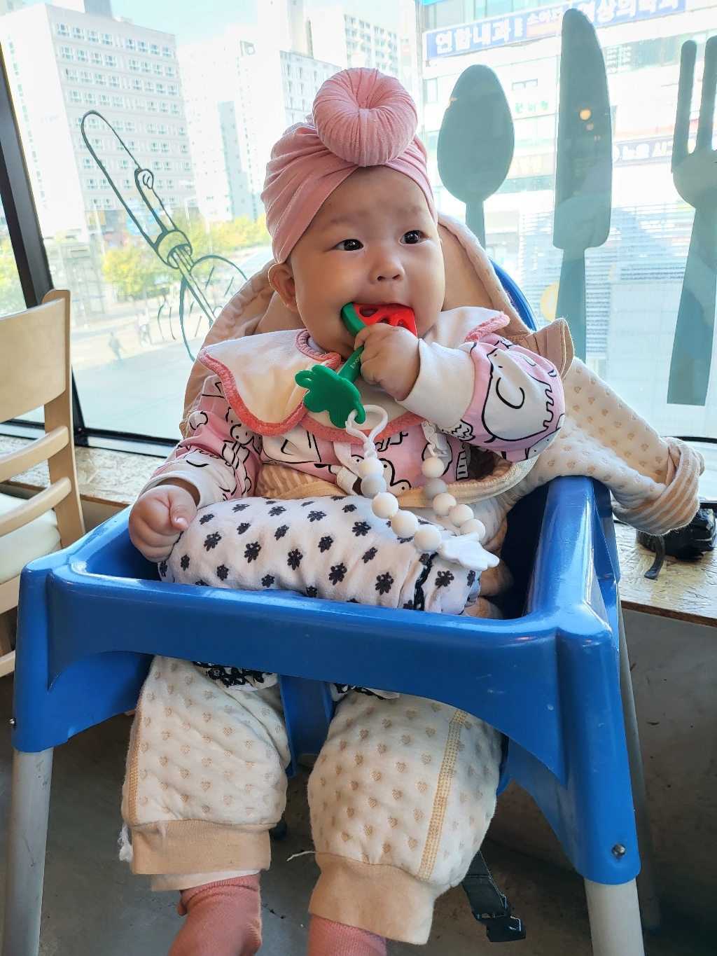 베베니즈 캐릭터 패턴 풀스냅 우주복