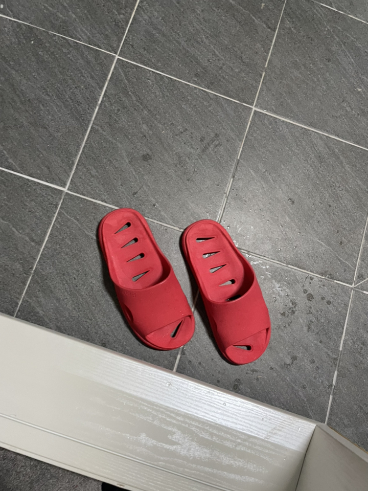 돌핀 국산 미끄럼방지 논슬립 물빠짐 욕실화 볼넓은 화장실 슬리퍼 실내화 지와이리빙