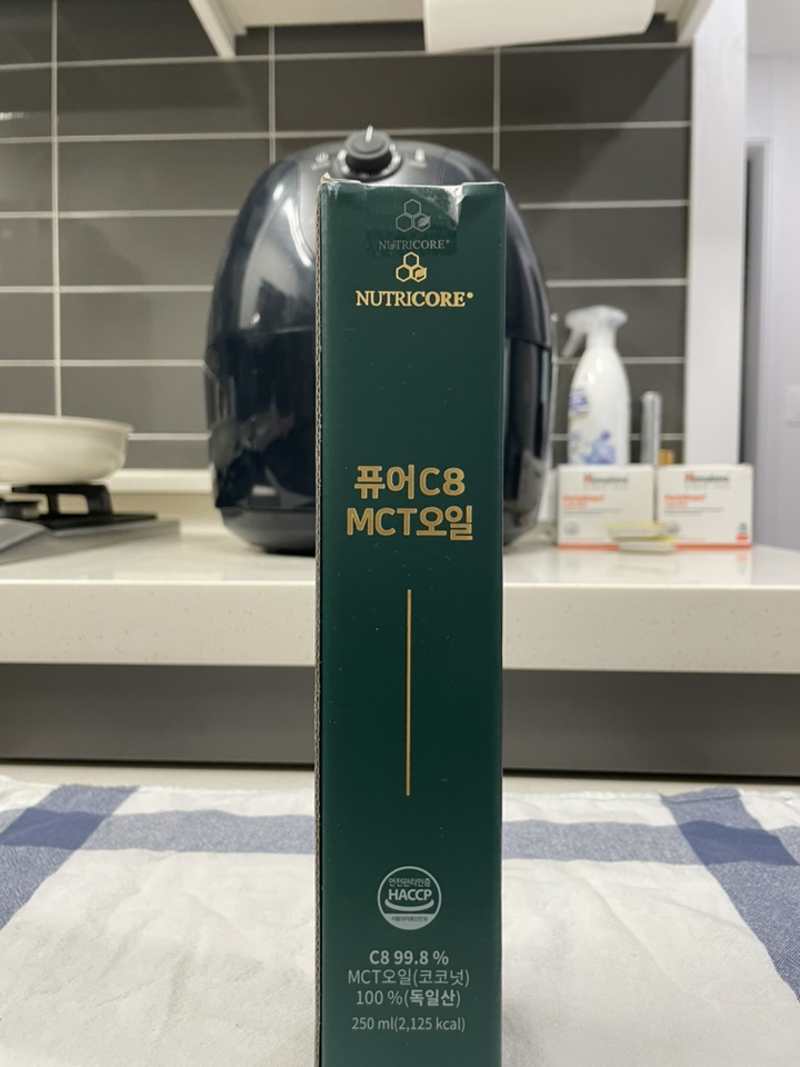 뉴트리코어 퓨어 C8 MCT 코코넛 오일 리뷰후기