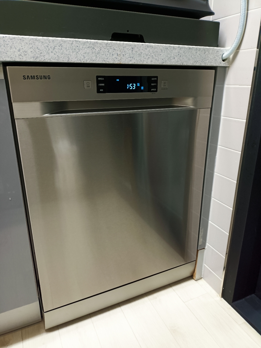 삼성전자 12인용 식기세척기 DW60A5055FST 스팀불림세척 자동문열림건조 빌트인설치