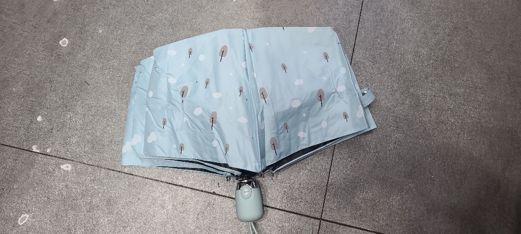 비에썸 암막 양산 접이식 튼튼한 3단 자동 우산