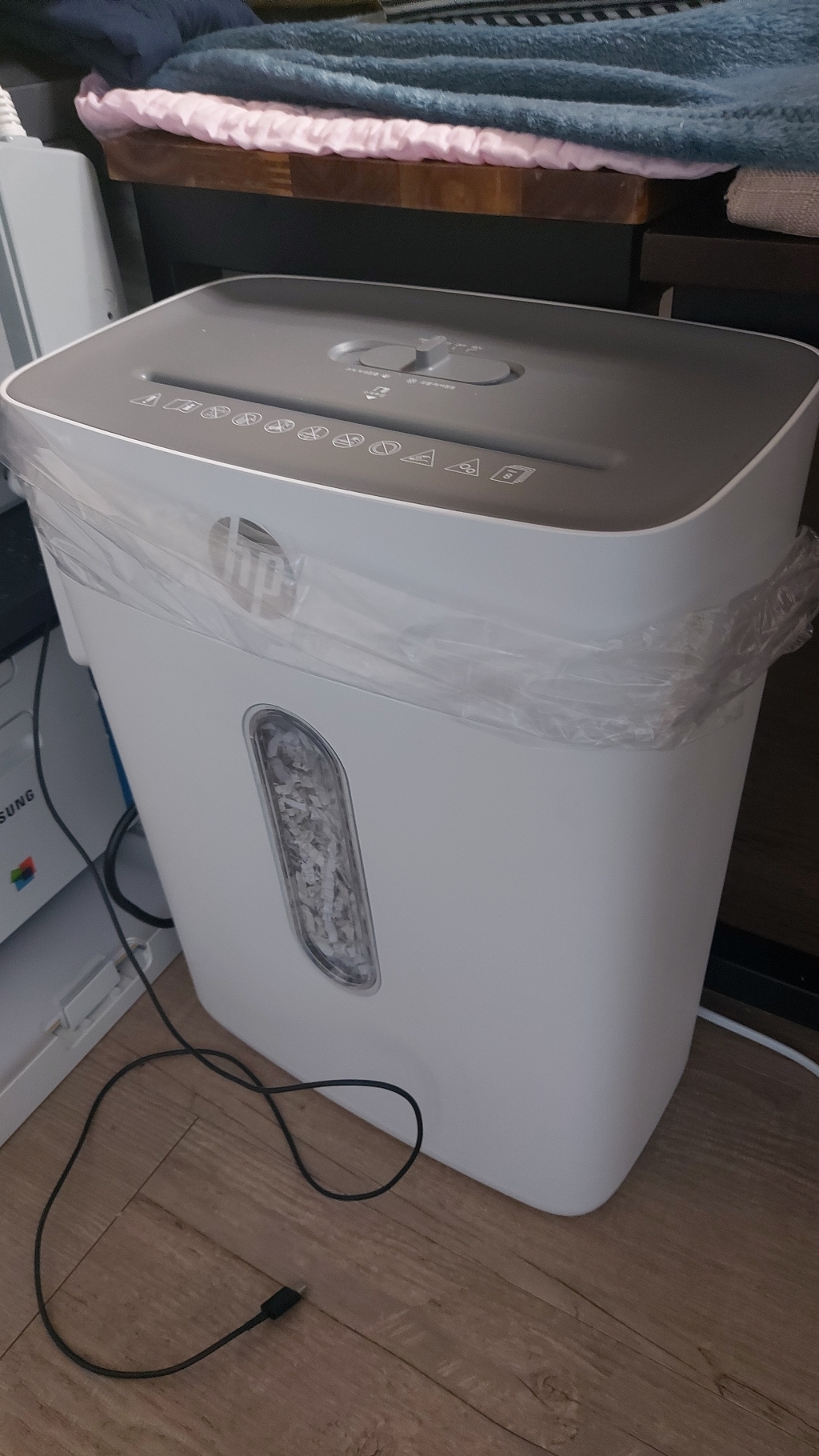 H 문서세단기 W1508CC-K1 문서파쇄기 종이분쇄기 15리터세단기 카드세단기 4급보안