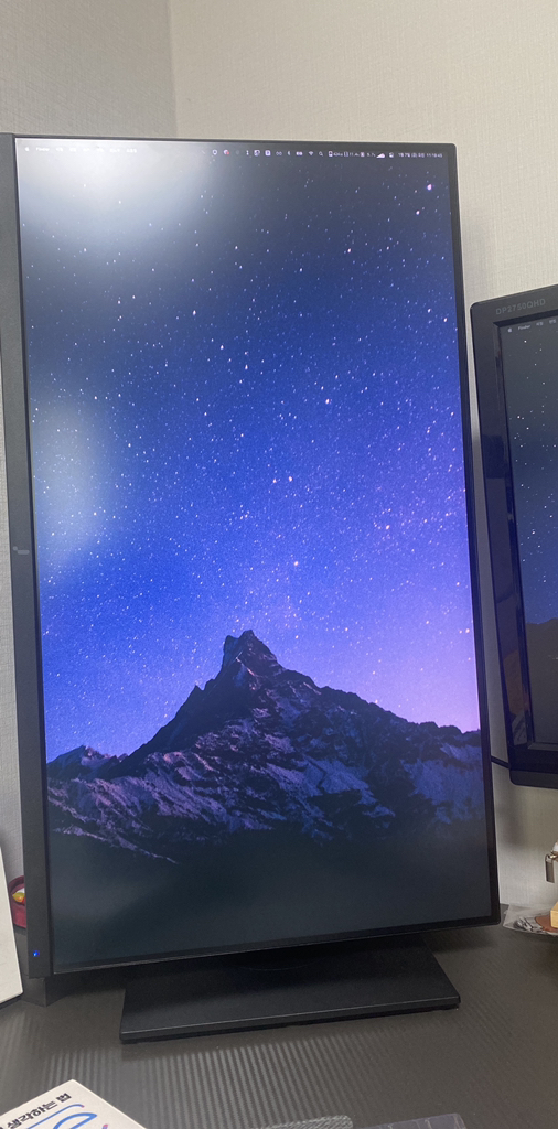 주연테크 UHD 덱스 피벗 모니터