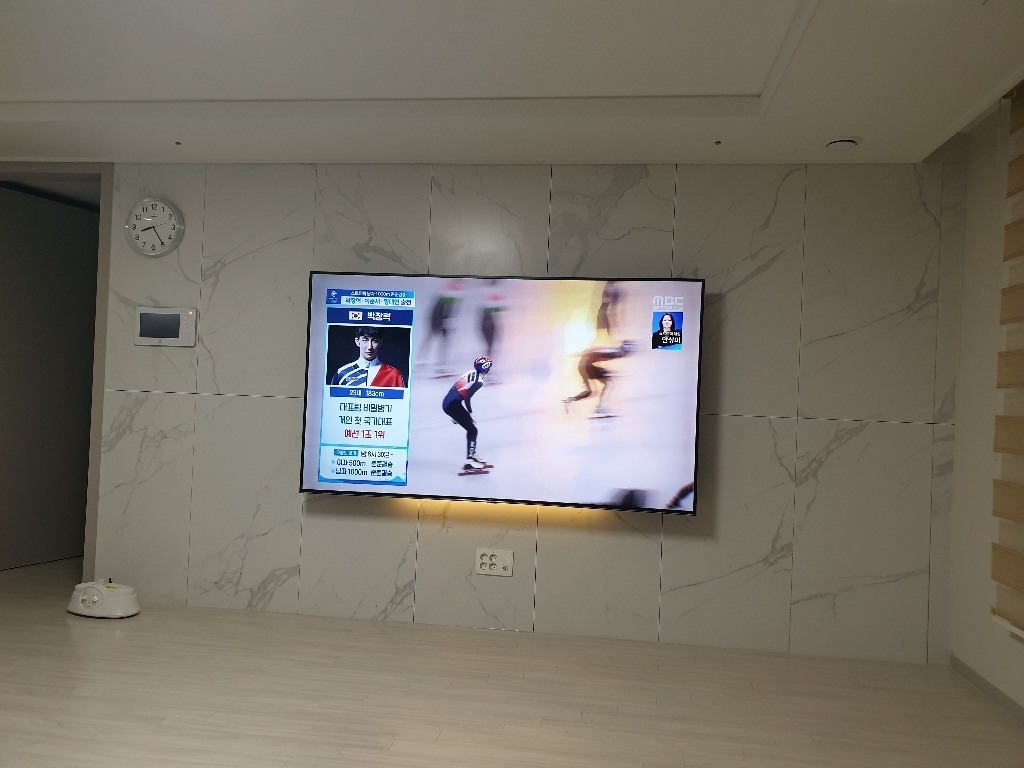 폴라로이드 4K UHD ED TV