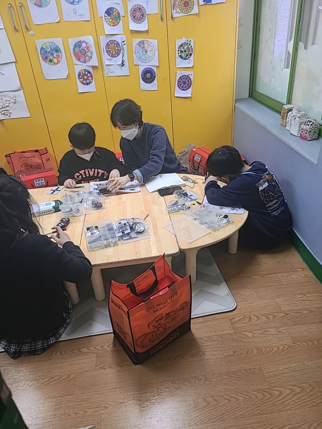더데일리 월드웹맨투맨