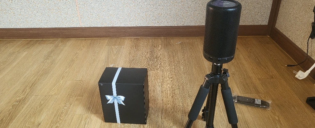 로이닉 빔프로젝터 가정용 무선 미니빔 초 단초점 휴대용 캠핑용 프로젝트 미러링 고해상도 스마트 안드로이드 탑재
