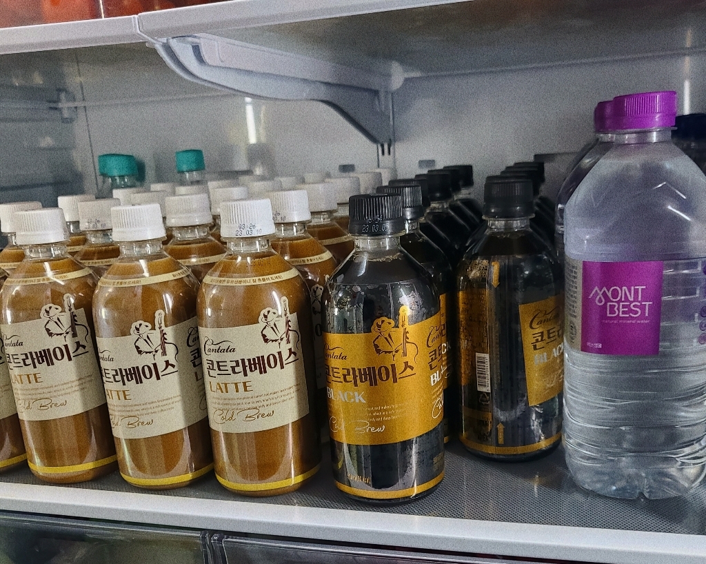 칸타타 콘트라베이스 콜드브루 라떼