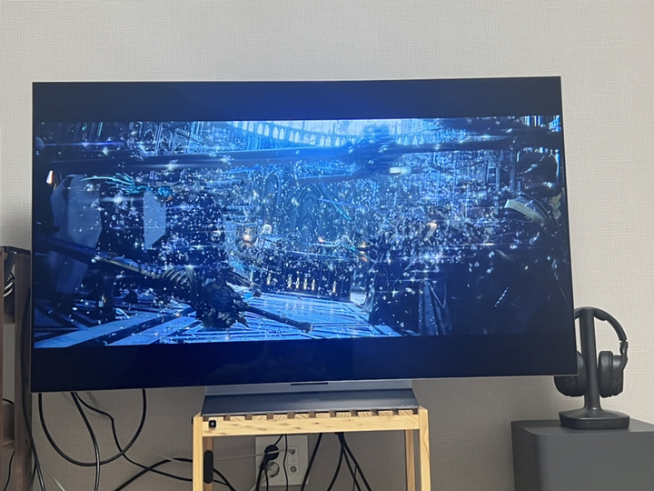전자 UHD OED evo TV