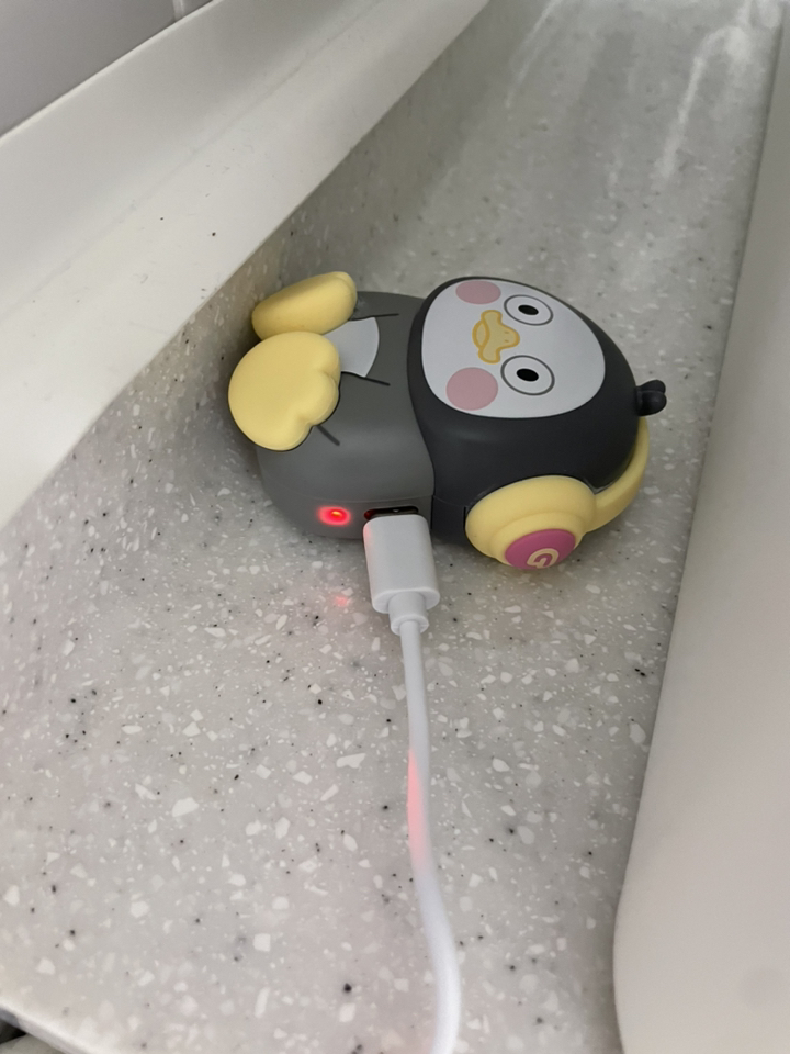 베이비 펭수 휴대용 1인용 무선 칫솔 살균기