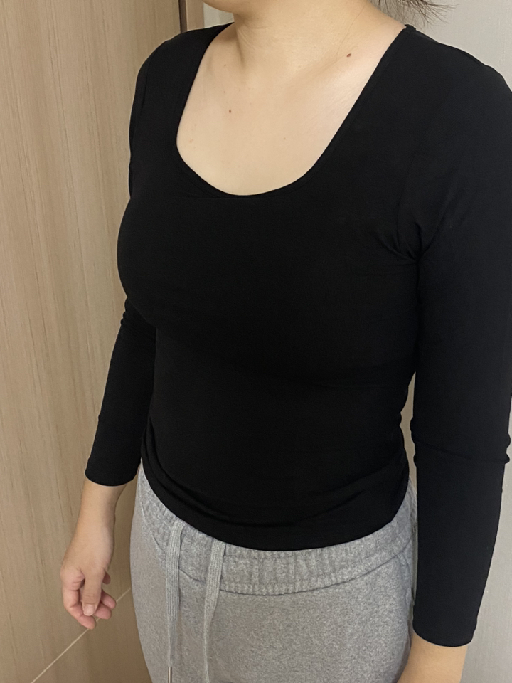 어워크 여성용 노브라티 긴팔 브라탑 캡내장 스퀘어넥 티셔츠