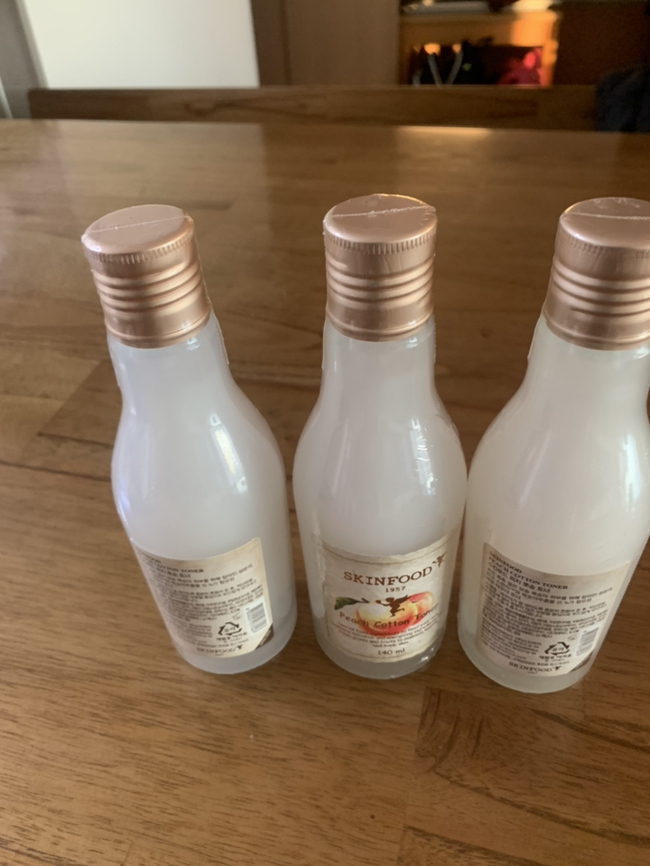 스킨푸드 피치뽀송 토너
