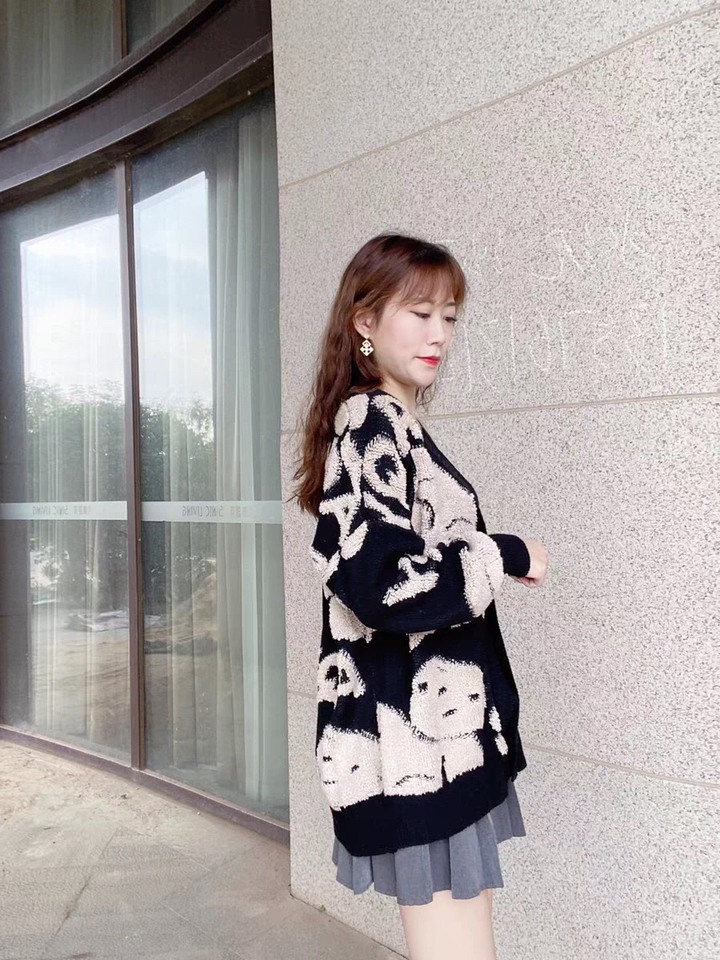 위위브렌 여성 데일리 비비드 루즈핏 버튼 니트 가디건