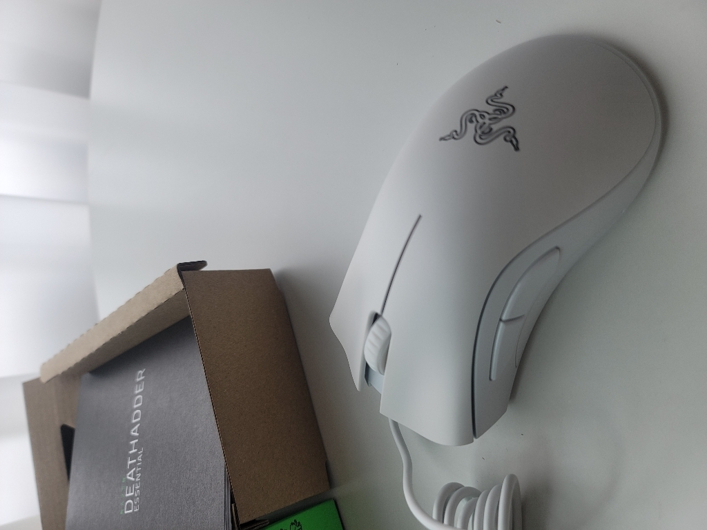 레이저 DeathAdder Essentia 유선마우스 RZ01-0385