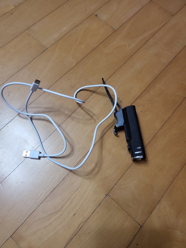 블랙울프 BIKE 99 USB 충전식 스마트 불빛조절 자전거 라이트