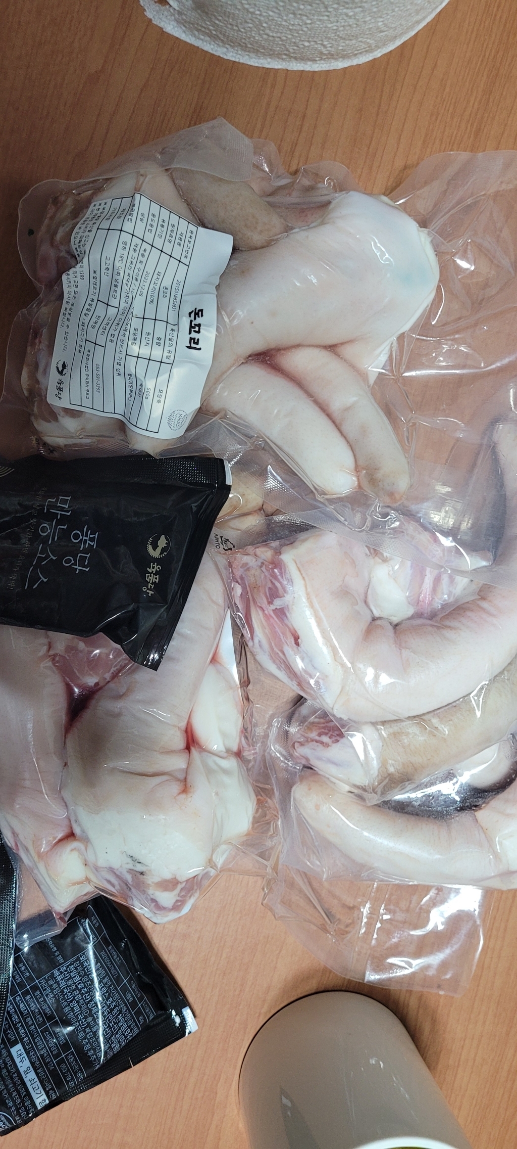 돼지꼬리 돈꼬리 돼지 꼬리 족발 꼬리고기 돼지고기 꼬리살 양념구이 양념소스 양념 양념장 돈꼬리살 돈꼬리구이 돼지꼬리고기 돼지고기꼬리 생꼬리 생돼지꼬리 족발맛꼬리