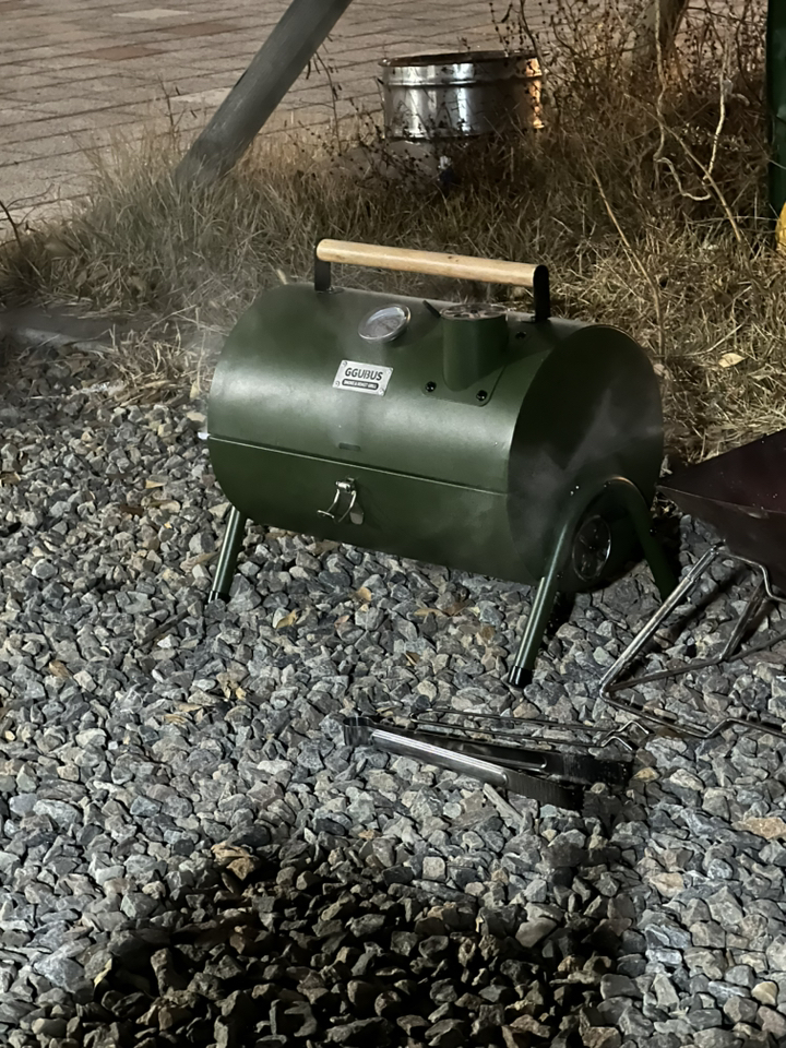 꾸버스 카고 휴대용 바베큐그릴 3색 숯불 캠핑 훈제 직화 펜션 피크닉 BBQ