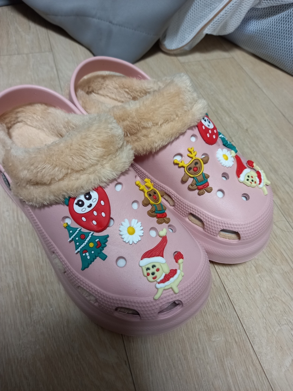 로딘스타 가벼운 통굽 겨울 방한 털 슬리퍼 폴펌핑