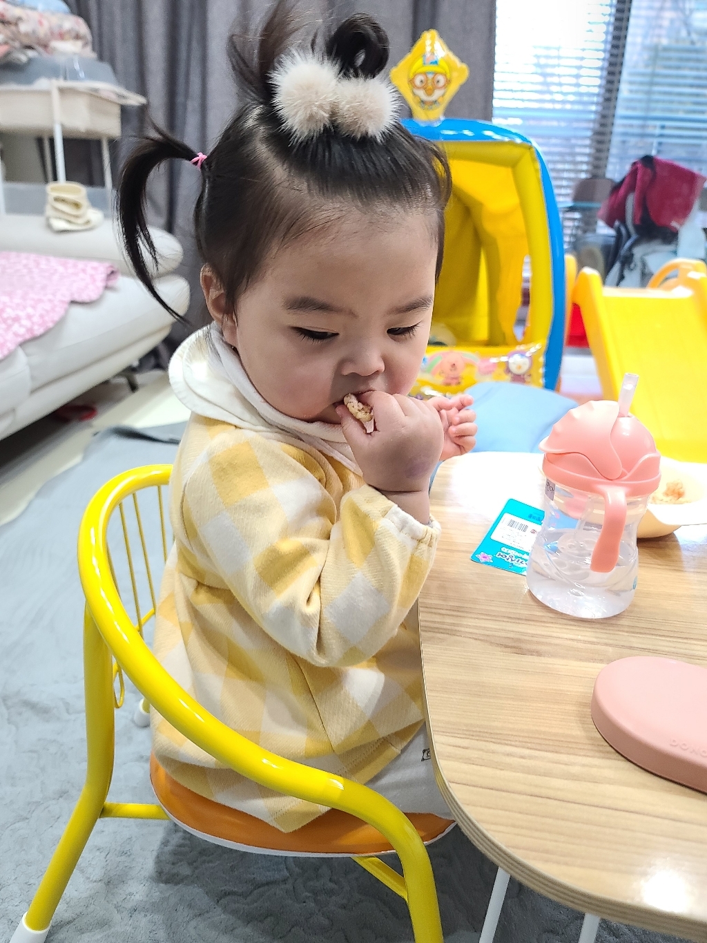 핑크퐁 아기상어 삑삑이 유아의자